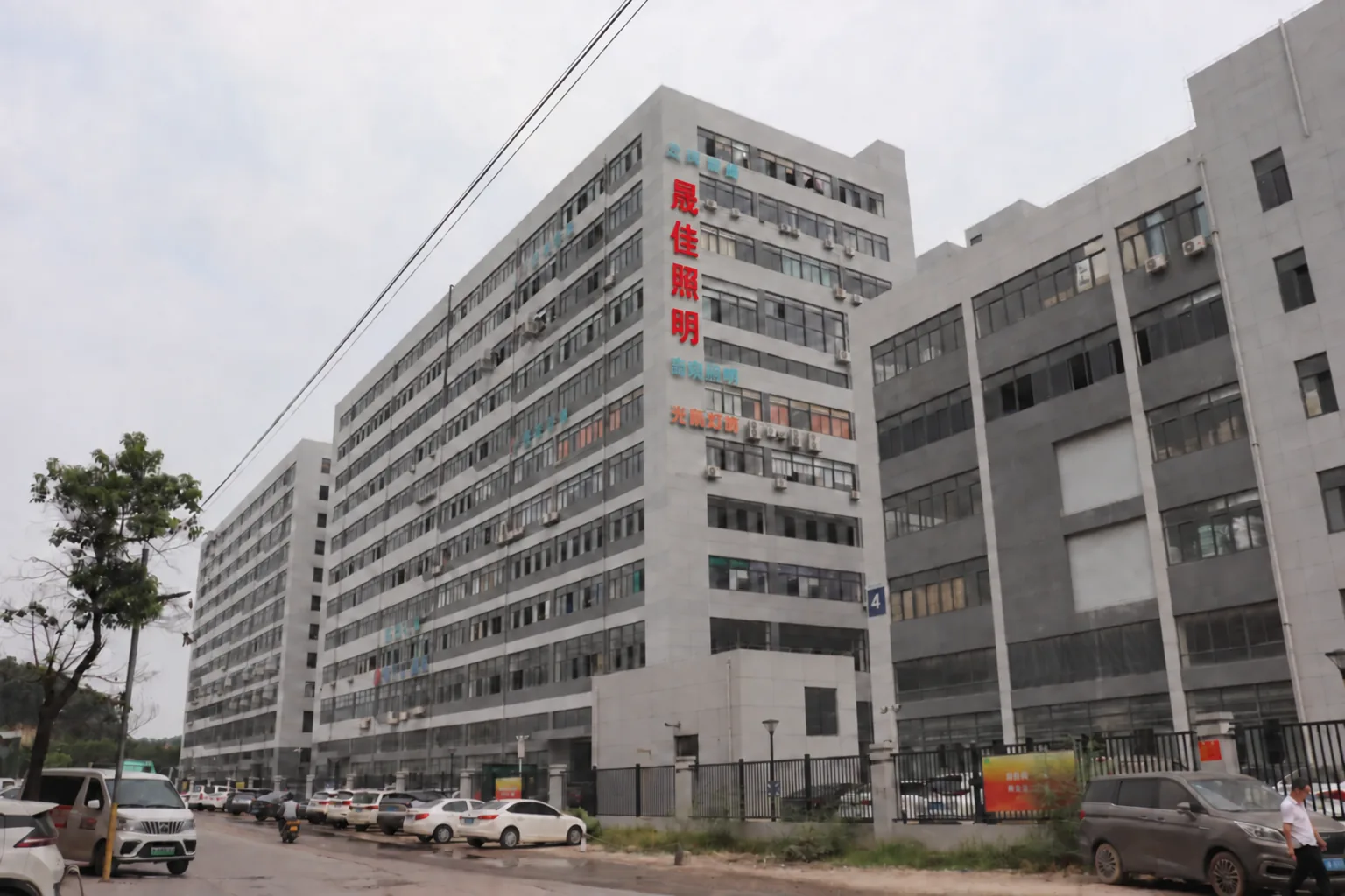 5000㎡生产场地，保障稳定交付